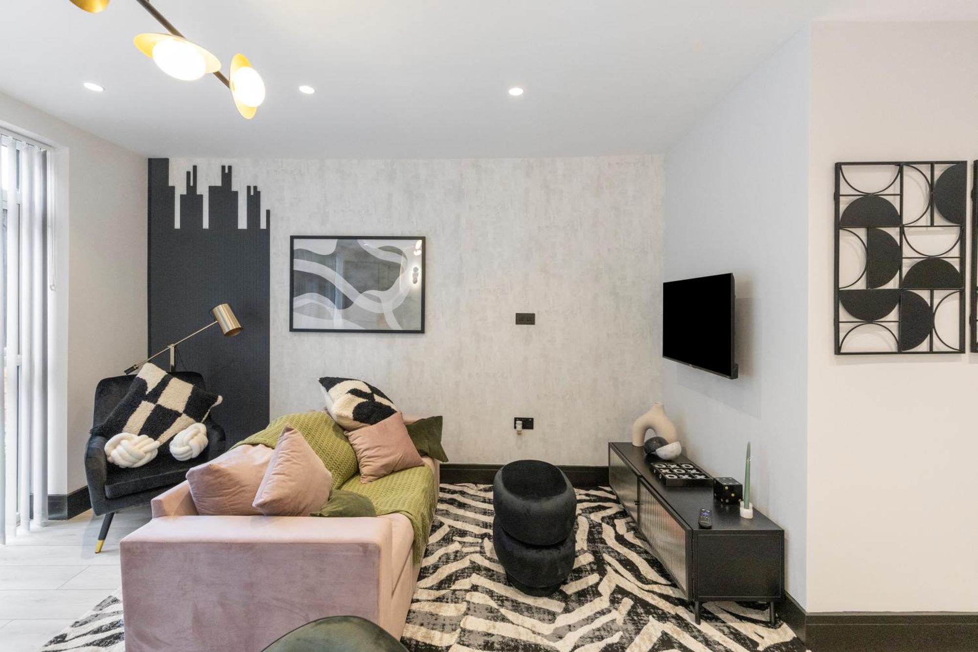 Unwind In Style 2Br With Cozy Backyard For Groups Apartment Londra Exterior foto